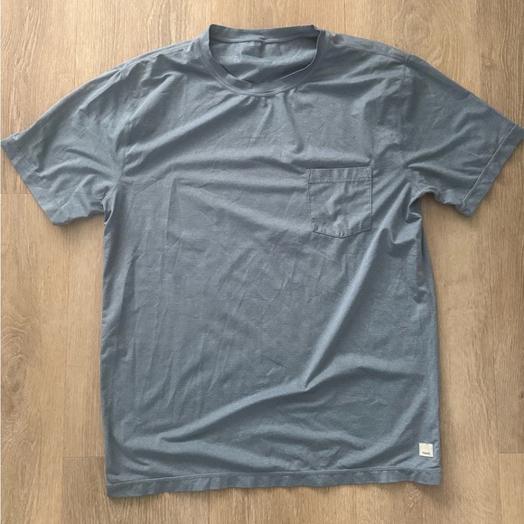 Vuori Tradewind Performance Tee Men's Size Large Excellent Condition - Picture 1 of 4